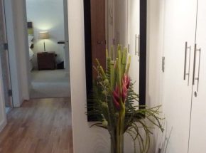 Ceud Mille Failte warm and inviting vestibule